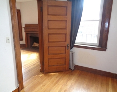 850 Beacon St - Photo Thumbnail 3