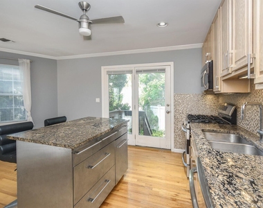 49 Ashwood Road Apt A - Photo Thumbnail 7