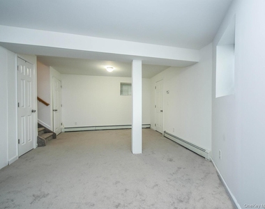 49 Ashwood Road Apt A - Photo Thumbnail 16