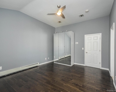 49 Ashwood Road Apt A - Photo Thumbnail 11