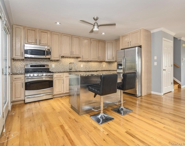49 Ashwood Road Apt A - Photo Thumbnail 6
