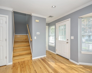 49 Ashwood Road Apt A - Photo Thumbnail 4