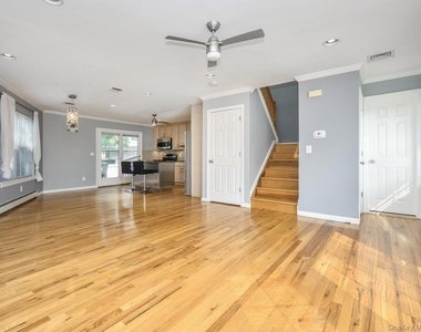 49 Ashwood Road Apt A - Photo Thumbnail 3