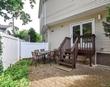 49 Ashwood Road Apt A - Photo Thumbnail 18