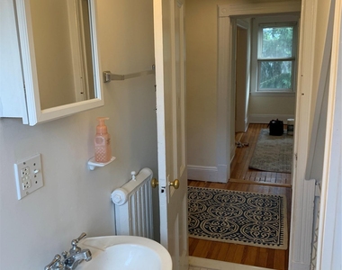 33 Irma Avenue - Photo Thumbnail 8