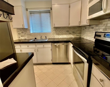 75 Greenway Close - Photo Thumbnail 3