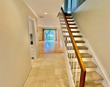 75 Greenway Close - Photo Thumbnail 1