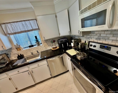 75 Greenway Close - Photo Thumbnail 21