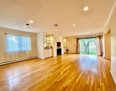 75 Greenway Close - Photo Thumbnail 2