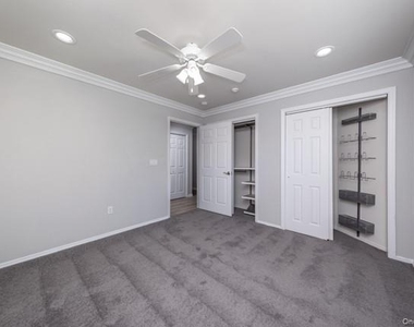 162 Village Green Drive - Photo Thumbnail 9