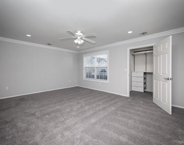 162 Village Green Drive - Photo Thumbnail 5
