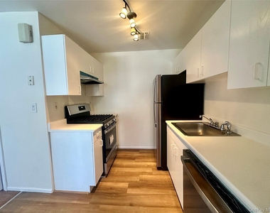 82 High Street - Photo Thumbnail 5