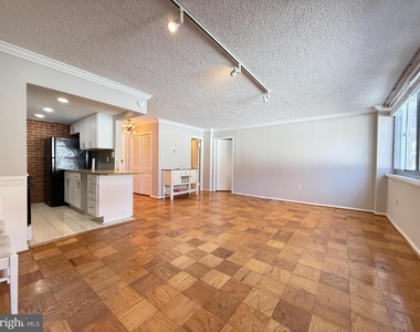 5353 Columbia Pike - Photo Thumbnail 2
