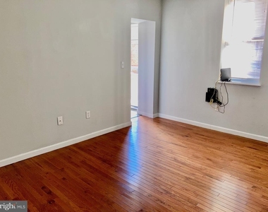 5301 Catharine Street - Photo Thumbnail 4
