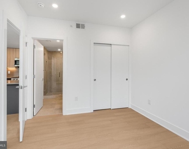 2000 Dreer Street - Photo Thumbnail 11