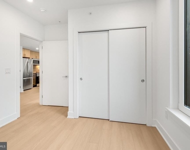 2000 Dreer Street - Photo Thumbnail 19