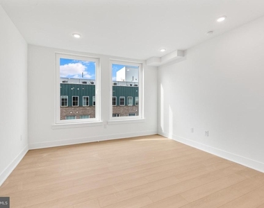 2000 Dreer Street - Photo Thumbnail 8