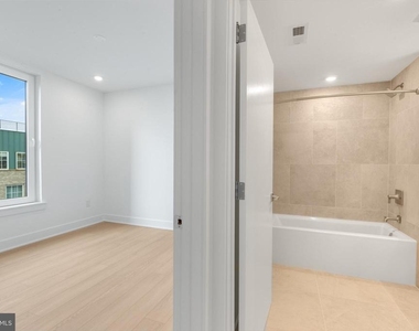 2000 Dreer Street - Photo Thumbnail 15