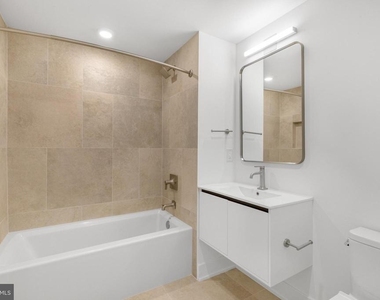 2000 Dreer Street - Photo Thumbnail 21