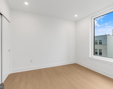 2000 Dreer Street - Photo Thumbnail 9