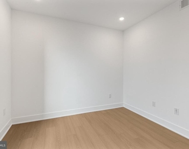 2000 Dreer Street - Photo Thumbnail 20