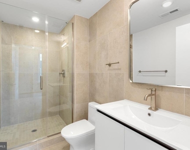 2000 Dreer Street - Photo Thumbnail 14