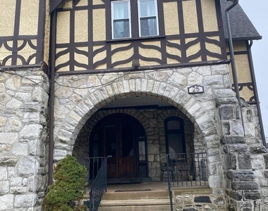 25 Montrose Avenue - Photo Thumbnail 1
