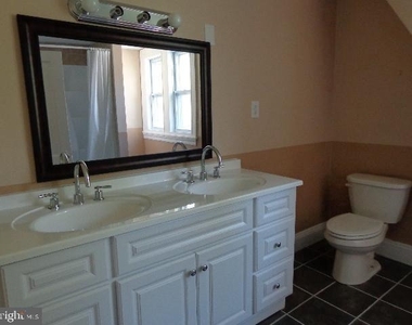 25 Montrose Avenue - Photo Thumbnail 14