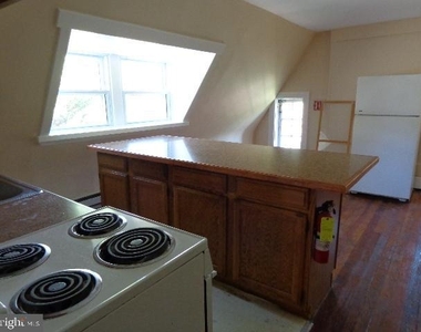 25 Montrose Avenue - Photo Thumbnail 11