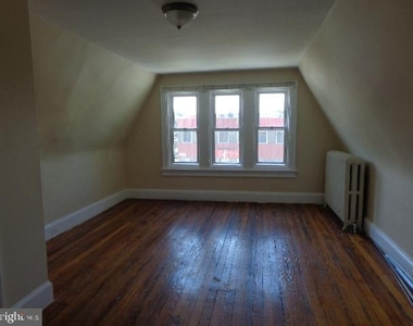 25 Montrose Avenue - Photo Thumbnail 3