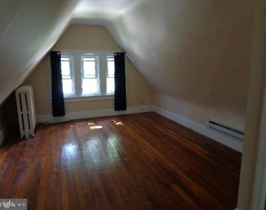 25 Montrose Avenue - Photo Thumbnail 9