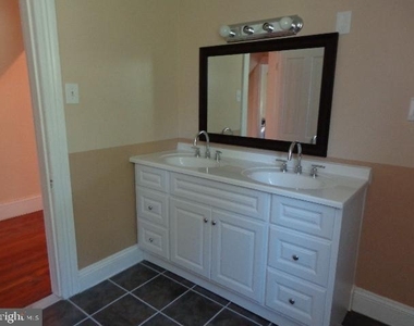 25 Montrose Avenue - Photo Thumbnail 16