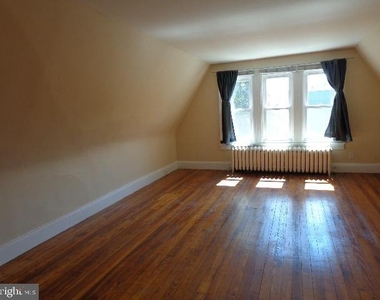 25 Montrose Avenue - Photo Thumbnail 8