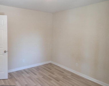 22064 Spring Valley Drive - Photo Thumbnail 13