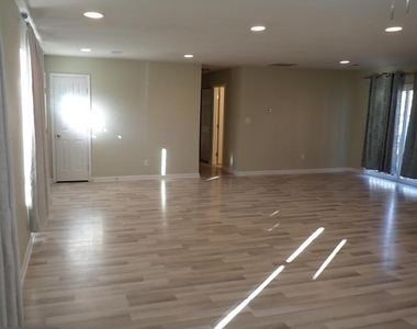 22064 Spring Valley Drive - Photo Thumbnail 2