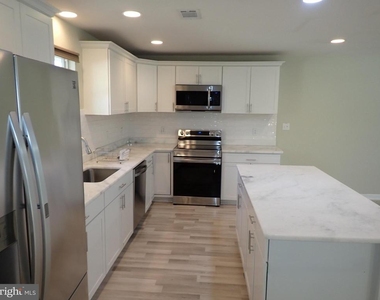 22064 Spring Valley Drive - Photo Thumbnail 7