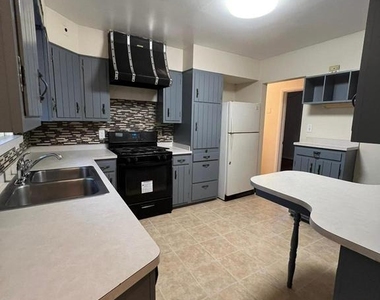 8102 Carey Branch Drive - Photo Thumbnail 4