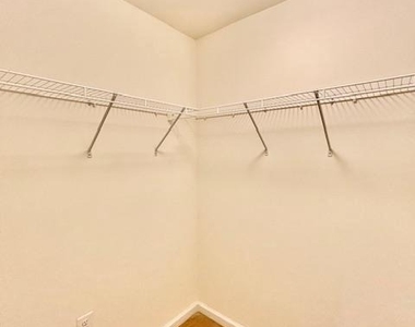 7473 Singers Way - Photo Thumbnail 6