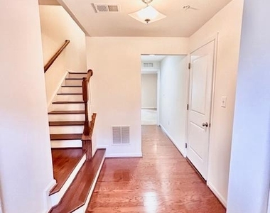 7473 Singers Way - Photo Thumbnail 1