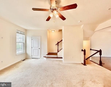 7473 Singers Way - Photo Thumbnail 25