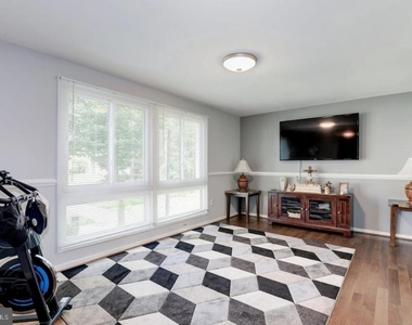 10343 Nightmist Ct - Photo Thumbnail 7
