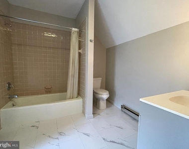 307 Willis Street - Photo Thumbnail 8