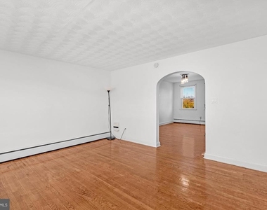 1908 E Belvedere Avenue - Photo Thumbnail 4
