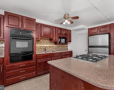 1908 E Belvedere Avenue - Photo Thumbnail 7