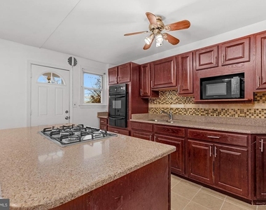 1908 E Belvedere Avenue - Photo Thumbnail 8