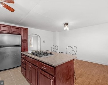 1908 E Belvedere Avenue - Photo Thumbnail 9