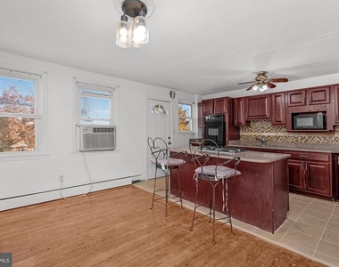 1908 E Belvedere Avenue - Photo Thumbnail 5