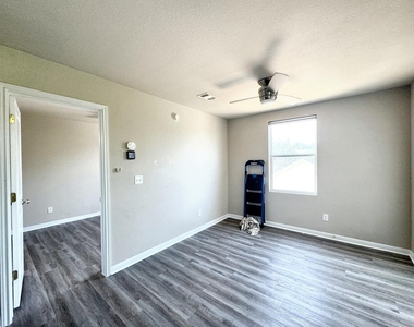 315 Rachel St - Photo Thumbnail 8
