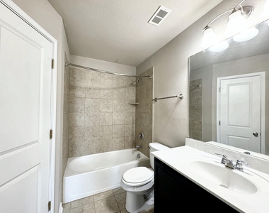 315 Rachel St - Photo Thumbnail 10