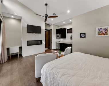 2113 Barbaro Way Way - Photo Thumbnail 12